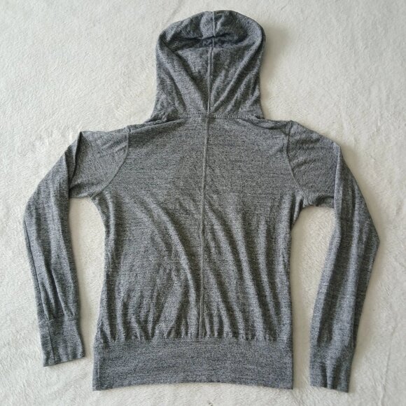 Nike Sweater Womens Medium Gray Sweatshirt Hoodie Lightweight Swoosh 823701-091 - Picture 10 of 10